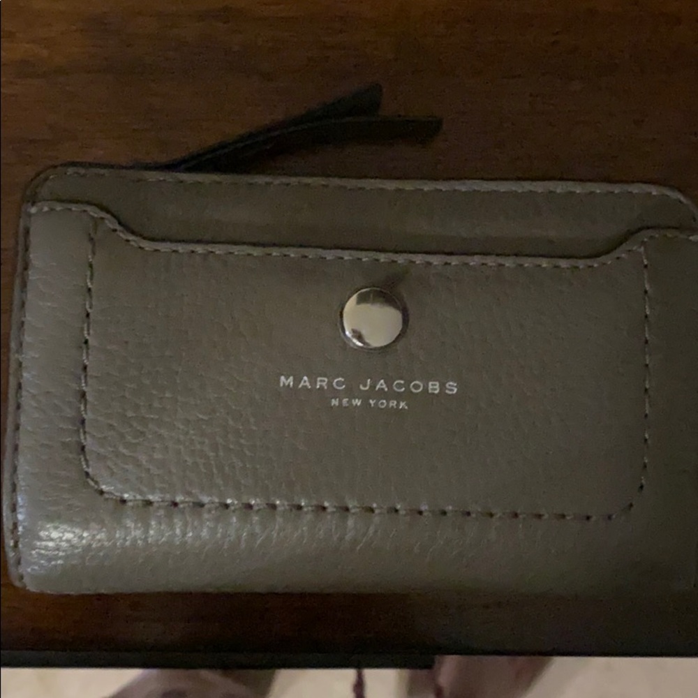 Grey Marc Jacobs medium wallet. GREAT shape